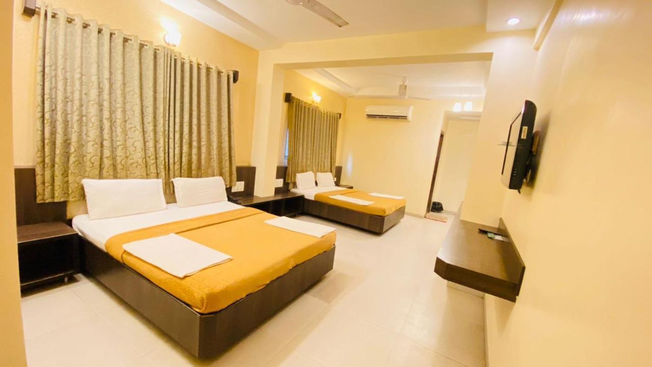 Hotel Sai Gurusthan Ширді Екстер'єр фото