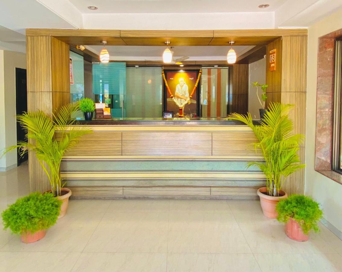 Hotel Sai Gurusthan Ширді Екстер'єр фото