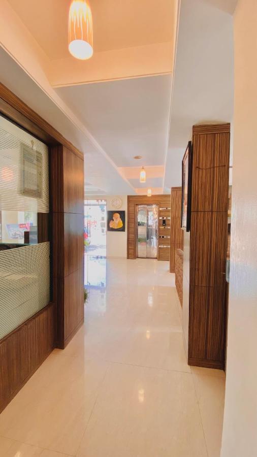 Hotel Sai Gurusthan Ширді Екстер'єр фото